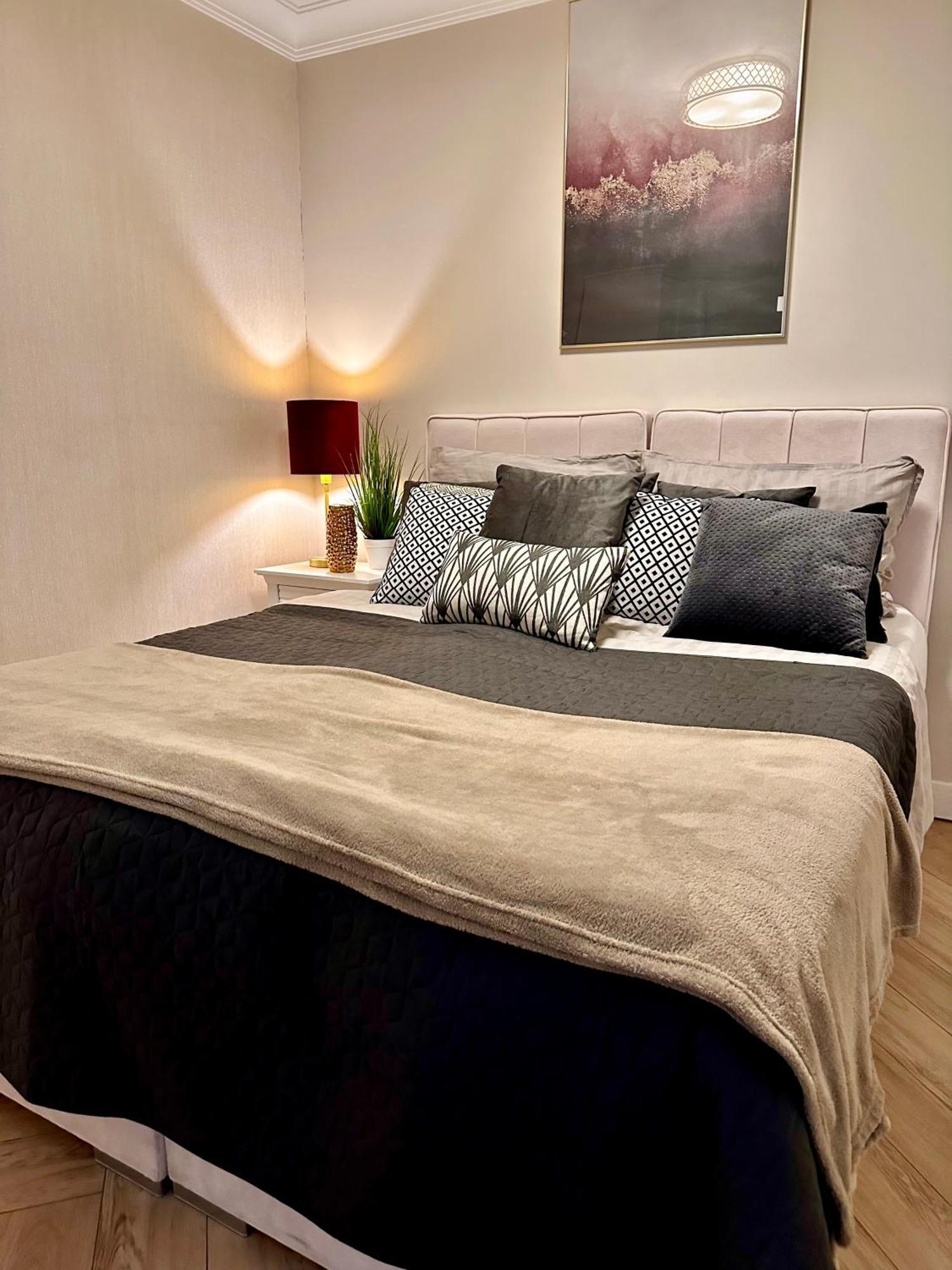 Apartamenty Kielce- Apartament Saphire Przy Zalew Kielecki, Faktura, Parking, Centrum Exteriör bild